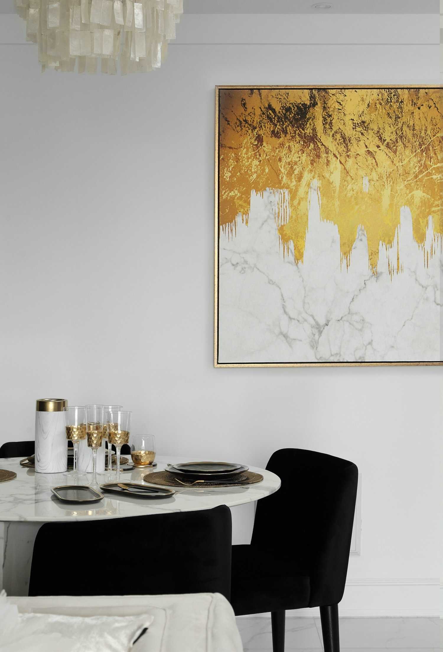 白色為主 黑色點(diǎn)綴 在這個(gè)黑白相交的空間里點(diǎn)綴上香橙色 看起來沒有一點(diǎn)突兀 白色為主 黑色點(diǎn)綴 在這個(gè)黑白相交的空間里點(diǎn)綴上香橙色 看起來沒有一點(diǎn)突兀