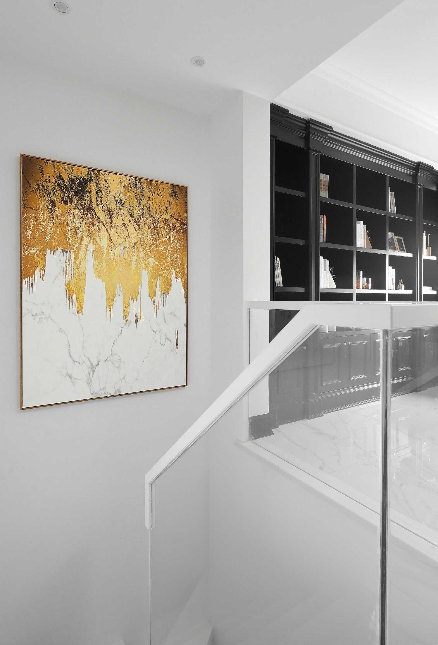 白色為主 黑色點(diǎn)綴 在這個(gè)黑白相交的空間里點(diǎn)綴上香橙色 看起來沒有一點(diǎn)突兀 白色為主 黑色點(diǎn)綴 在這個(gè)黑白相交的空間里點(diǎn)綴上香橙色 看起來沒有一點(diǎn)突兀