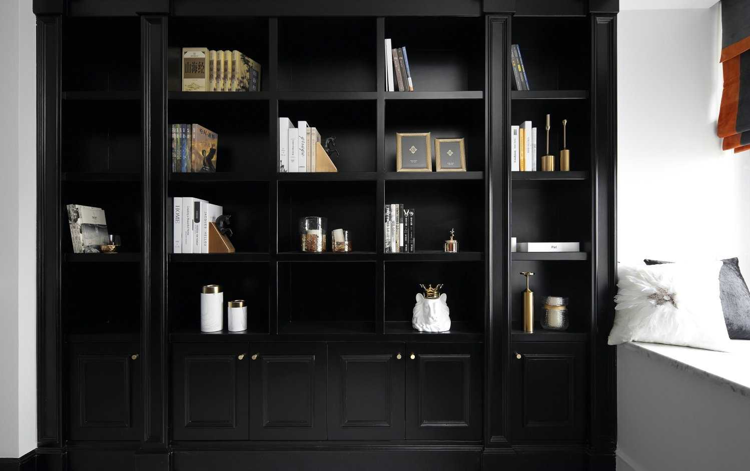 白色為主 黑色點(diǎn)綴 在這個(gè)黑白相交的空間里點(diǎn)綴上香橙色 看起來沒有一點(diǎn)突兀 白色為主 黑色點(diǎn)綴 在這個(gè)黑白相交的空間里點(diǎn)綴上香橙色 看起來沒有一點(diǎn)突兀