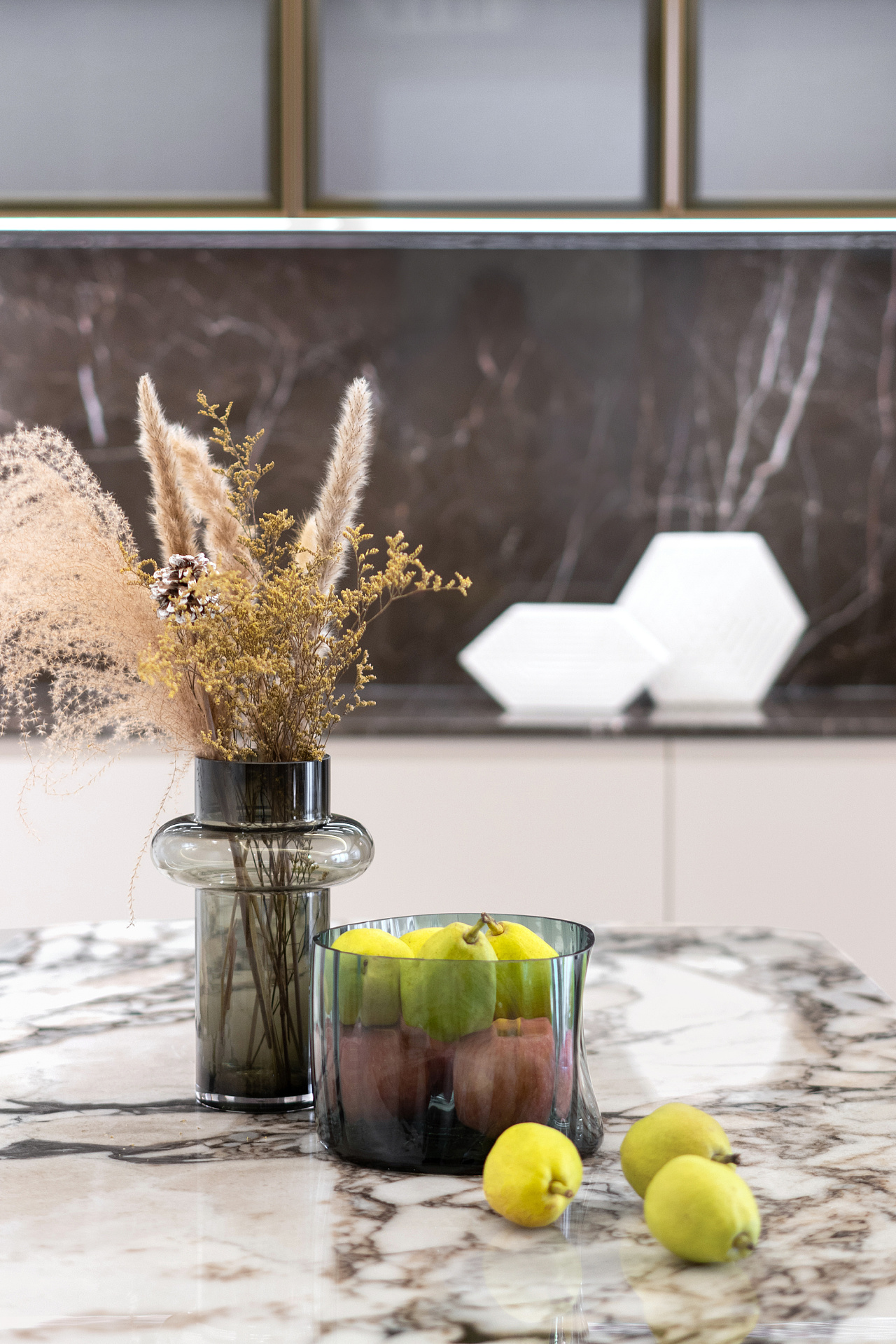 現(xiàn)代時尚，質(zhì)感輕奢